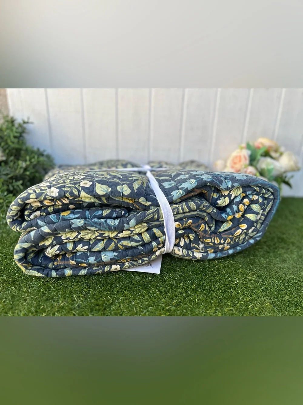 LEVTEX HOME ENGLISH FOREST TWIN QUILT SET COLOR: navy new